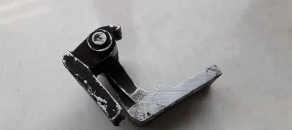 Volkswagen Bora Rear door lower hinge 