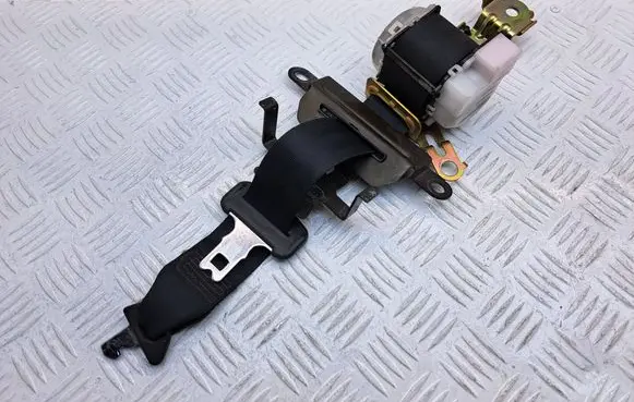 Toyota Corolla Verso AR10 Middle seatbelt (rear) 731370F010B0 R1420