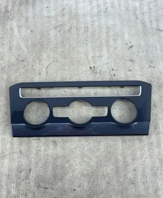 Volkswagen Tiguan Climate control/heater control trim 5NN820073A