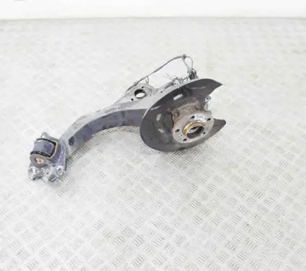 BMW 2 F45 Rear wheel hub 6851579