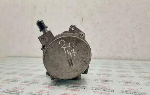 Volkswagen PASSAT CC Vacuum pump