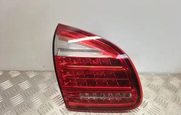 Porsche Cayenne (92A) Tailgate rear/tail lights 7P5945093N