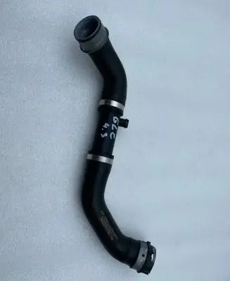 Mercedes-Benz GLC X253 C253 Engine coolant pipe/hose A2135012582