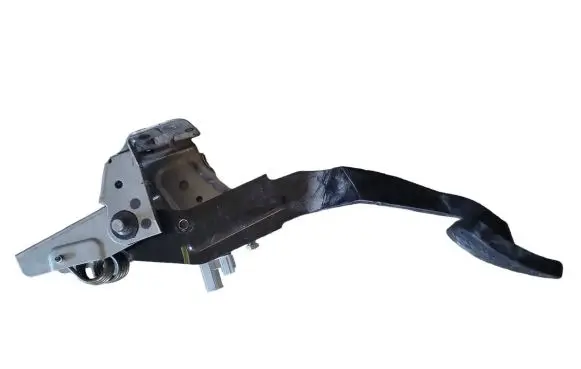 Mazda CX-7 Brake pedal