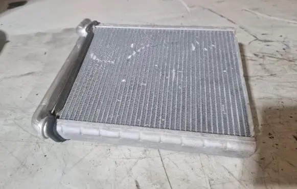 Toyota Prius+ (ZVW40) Heater blower radiator