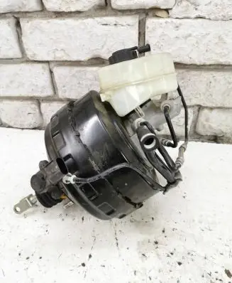 BMW 1 E81 E87 Brake booster 6775929 25220738203682