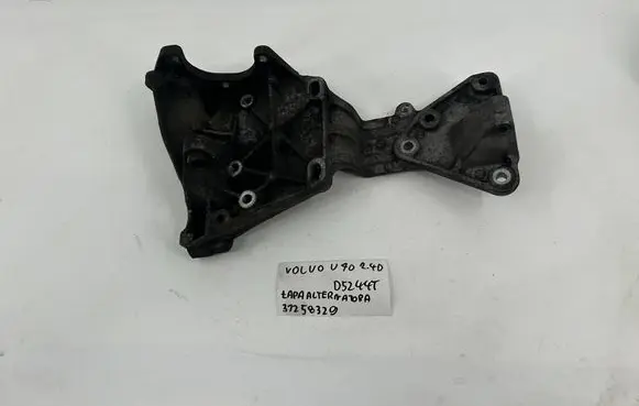 Volvo V70 Generator/alternator bracket 31258329