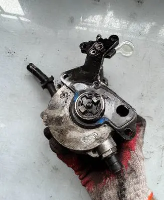 Seat Ibiza IV (6J,6P) Vacuum pump 038145209