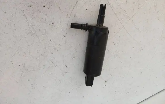 BMW 5 F10 F11 Windscreen/windshield washer pump 13264011 3323525 7217792