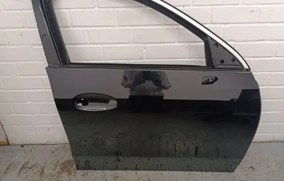 Mercedes-Benz GLC C254 Front door