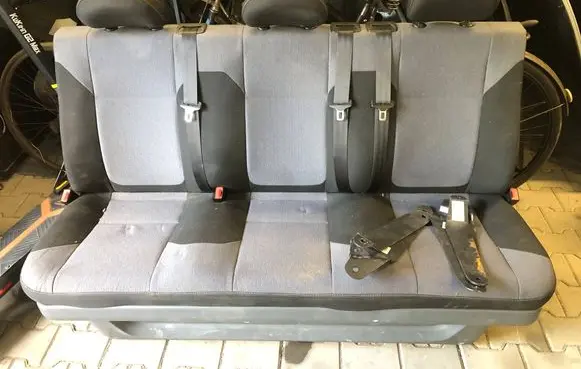 Opel Vivaro Second row seats 