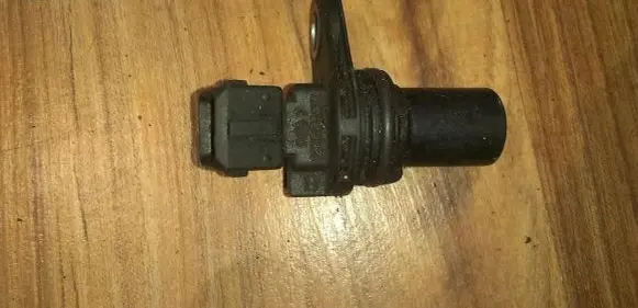 Ford Mondeo MK I Camshaft position sensor 12K073A1E