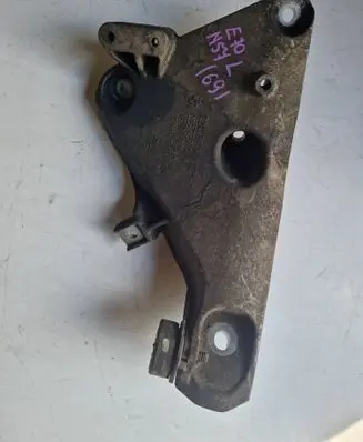 BMW X5M E70 Engine mounting bracket 6790021