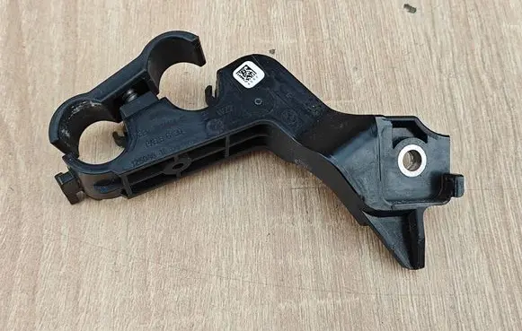 BMW 5 G30 G31 G38 Fuel pump bracket 7936448
