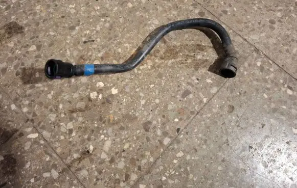 Volvo V60 Engine coolant pipe/hose 31338517