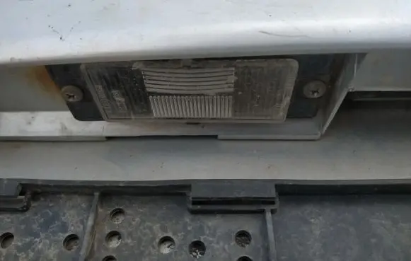 Mitsubishi Space Star Number plate light
