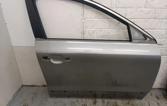 KIA Niro Front door