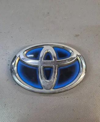 Toyota Prius (XW30) Manufacturer badge logo/emblem 7531147011 ASSY75310 7531047030