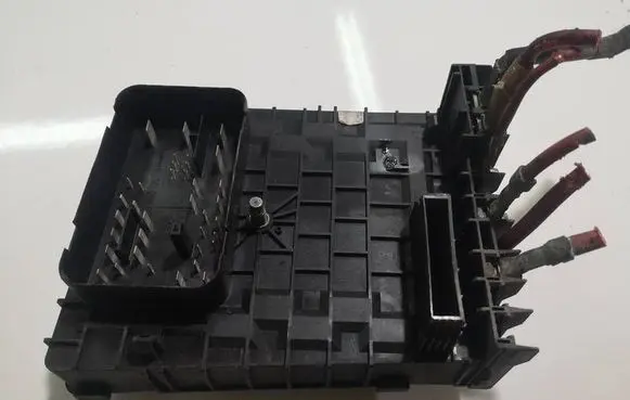 Volkswagen Golf V Fuse box set 1K0937125