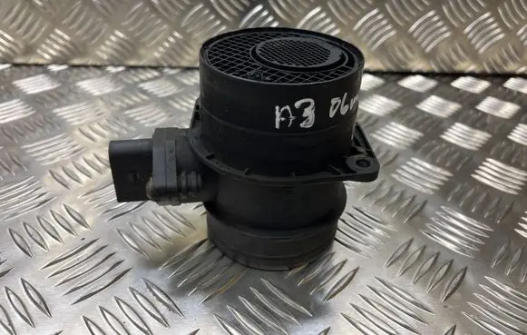 Audi A3 S3 8P Mass air flow meter 028400246