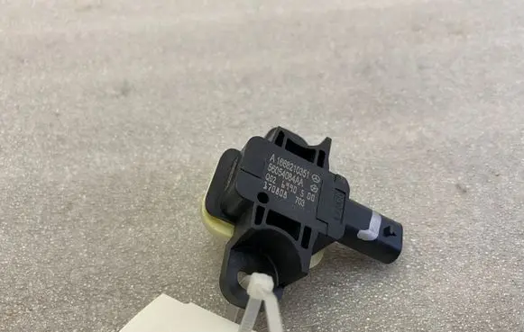 Mercedes-Benz GLE AMG (W166 - C292) Airbag deployment crash/impact sensor A1668210351