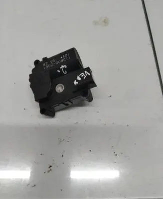 Toyota Corolla Verso AR10 Air flap motor/actuator 1138002051 5G28