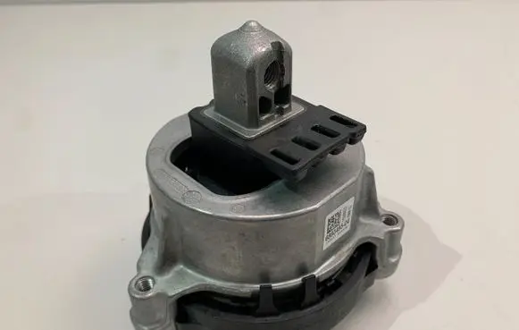 BMW X4 G02 Engine mount vacuum valve 6860495