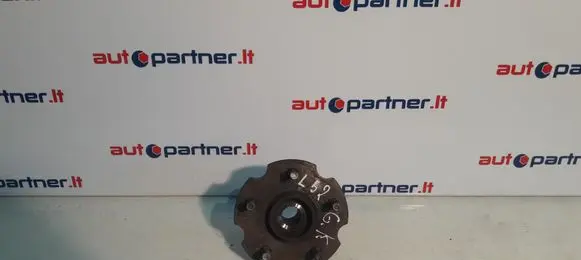 Toyota RAV 4 (XA30) Rear wheel hub