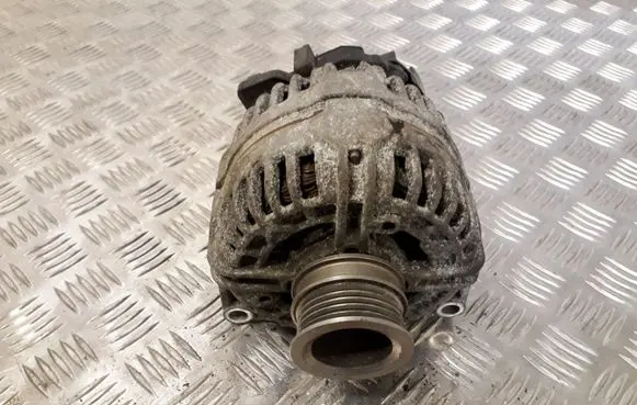 Opel Zafira B Generator/alternator 0124425020 55556067