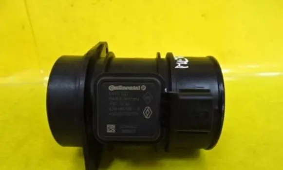 Renault Megane III Mass air flow meter H8200702517 5WK97021