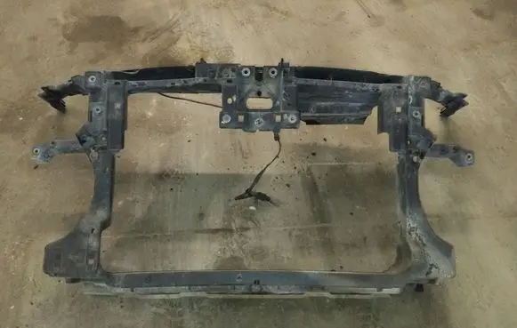 Volkswagen PASSAT B7 Radiator support slam panel NOCODE