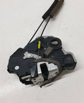 Lexus IS 220D-250-350 Front door lock 7F0109