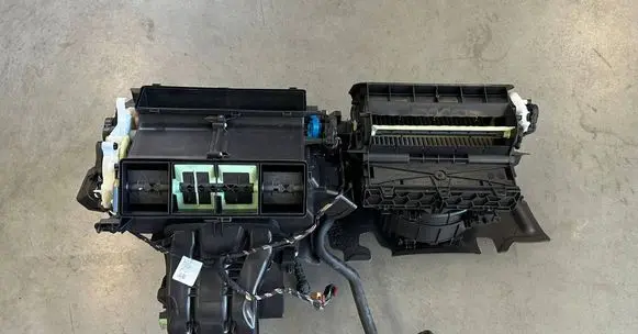 Volkswagen Golf VII Interior heater climate box assembly 5Q1816005AD