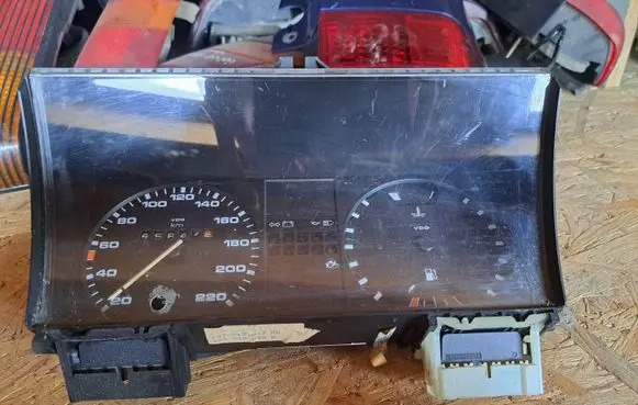 Volkswagen Golf II Speedometer (instrument cluster) 191919033KN 191919059M