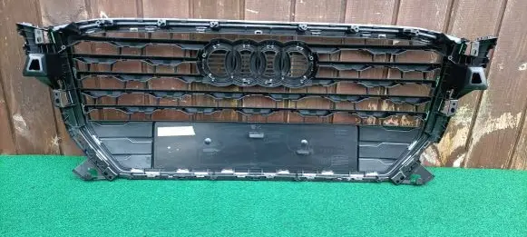 Audi SQ2 GA Front bumper upper radiator grill 81A853651