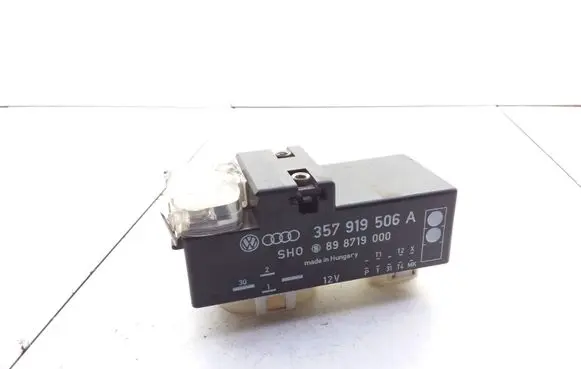 Volkswagen Golf III Coolant fan relay 357919506A 898719000