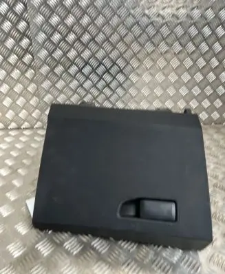 Peugeot 5008 II Glove box AA38057729 T0522735 1840664X