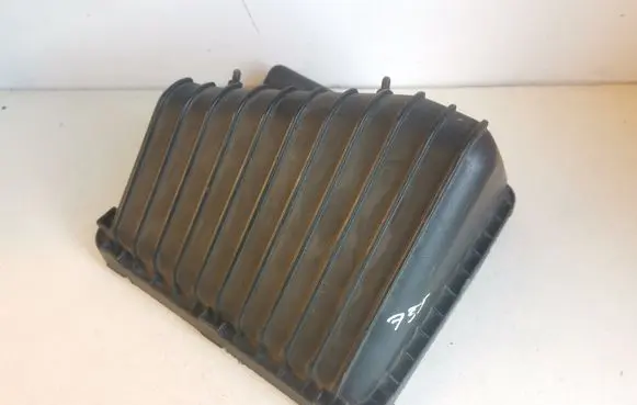 Hyundai Centennial Air filter box cover 281103B001 281103B200 281113B001