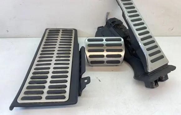 Volkswagen PASSAT B6 Pedal assembly 1K1723503L 1K0723131 3C1864777
