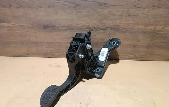 Peugeot 2008 II Clutch pedal 9824262180 84PK9G3946665 84PYK9G3946665