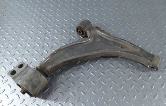 Cadillac XTS Front lower control arm/wishbone 84008848 22905357 23121590