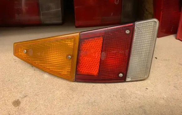 Volkswagen PASSAT Rear/tail lights 331945215