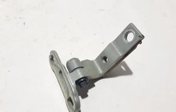 Volvo S60 Front door lower hinge 31457958