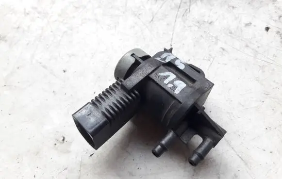 Volkswagen PASSAT B5.5 Vacuum valve 1J0906283C
