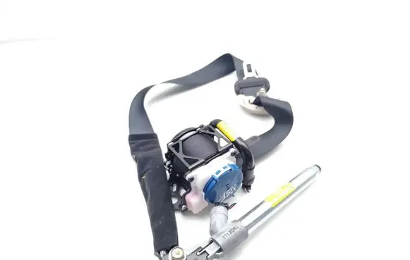 Mitsubishi Outlander Front seatbelt 1090444