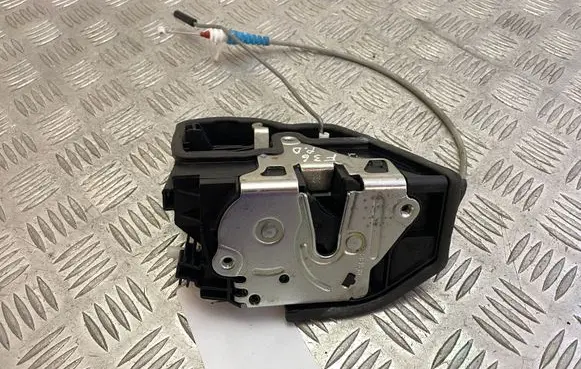 BMW 4 F36 Gran coupe Front door lock 7202150