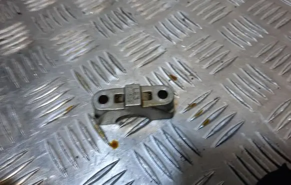 BMW 6 F12 F13 Camshaft holder 22818