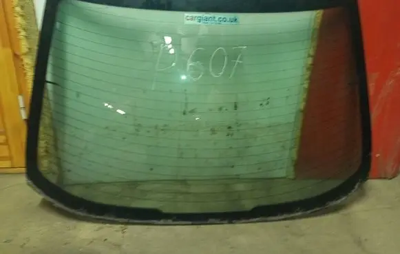 Peugeot 607 Rear windscreen/windshield window 