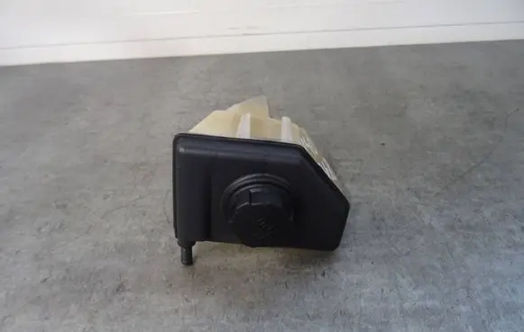 Volvo S40, V40 Coolant expansion tank/reservoir 30804963