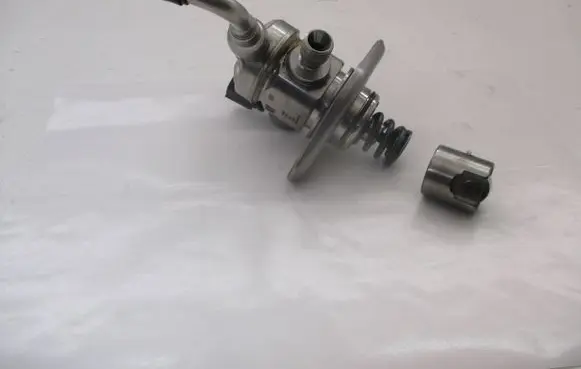 Ford Focus Fuel injection high pressure pump H6BG9D376AB R0DB